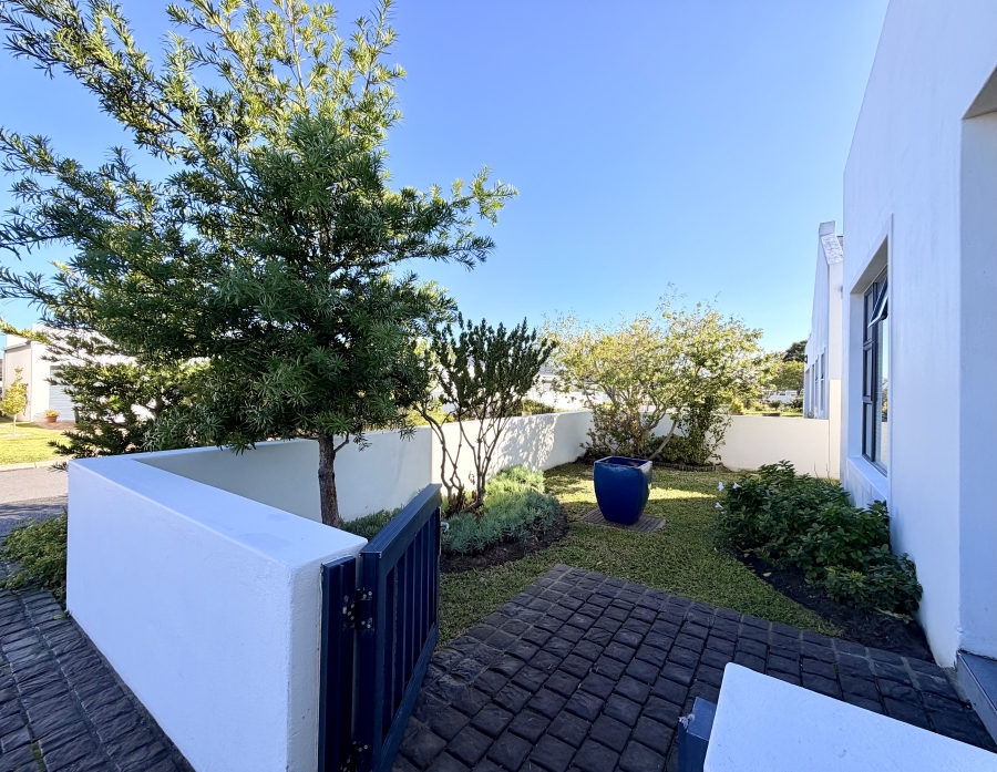 3 Bedroom Property for Sale in Sandbaai Western Cape
